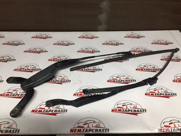 Поводок дворника Mercedes CLS219