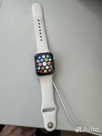Часы apple watch SE 6