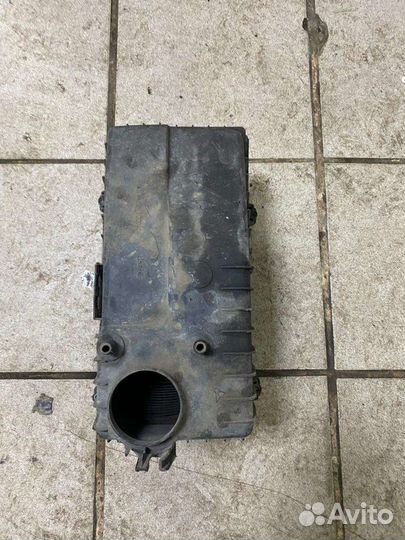 Корпус воздушного фильтра peugeot 406 1,8