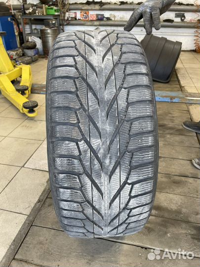 Nokian Tyres Hakkapeliitta R2 SUV 275/50 R20 25H