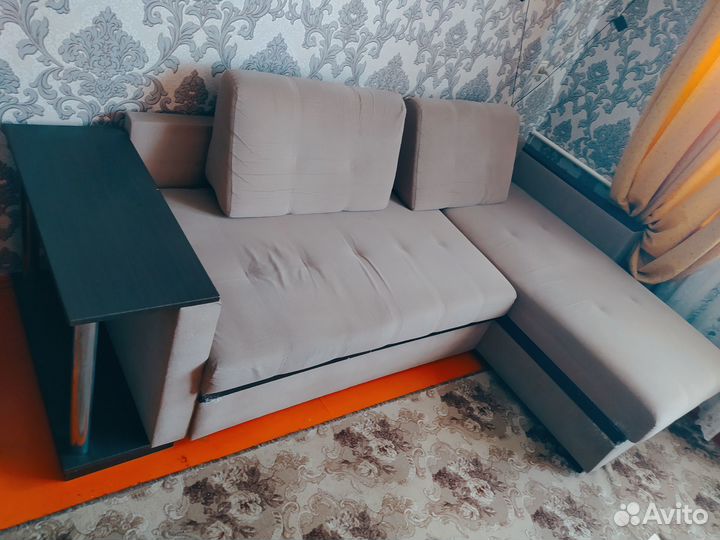 Угловой диван бу