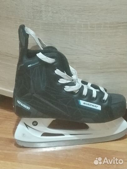 Коньки хоккейные 38 размер новые
