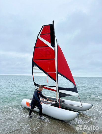 Парусник катамаран