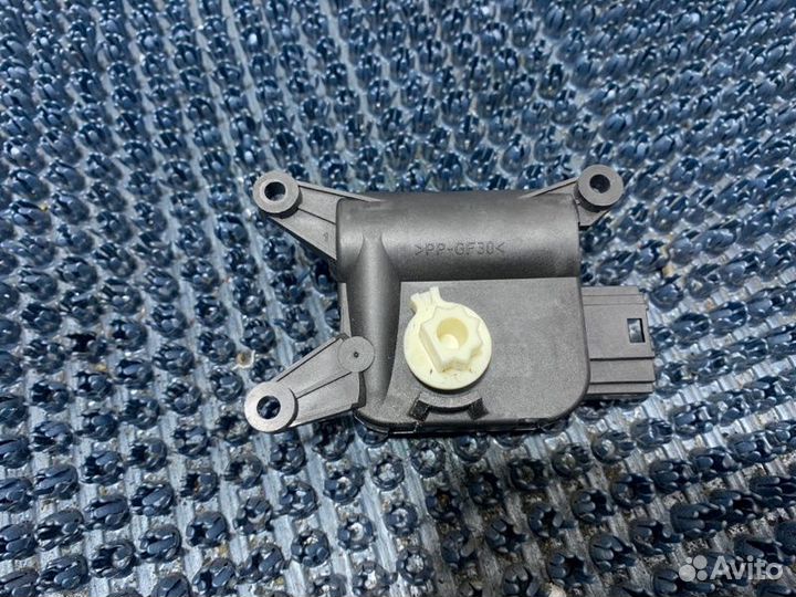 Сервопривод заслонок печки Volkswagen Passat