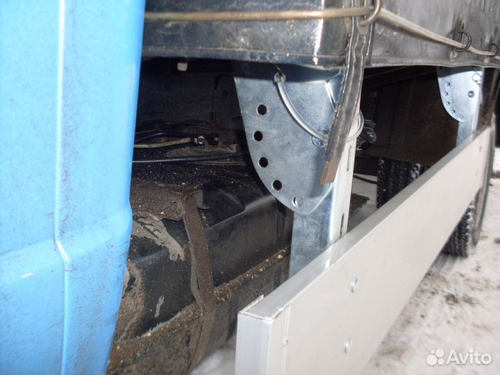 Боковой противоподкатный брус, алюминий