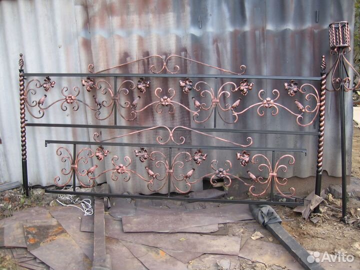 Кованые ритуальные ограды с монтажом