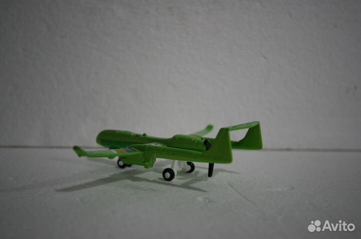 Беспилотник дрон matchbox mattel самолет