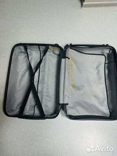 Чемодан размер М