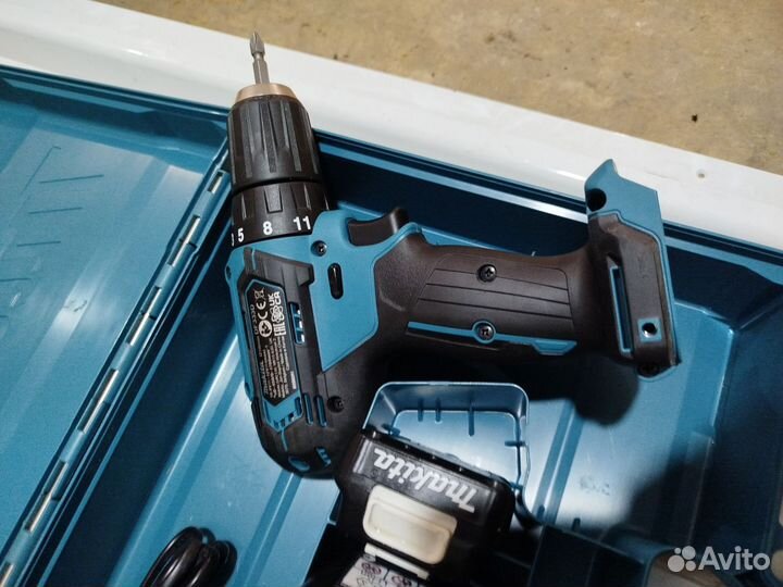 Компактный шуруповерт makita DF333dwye оригинал