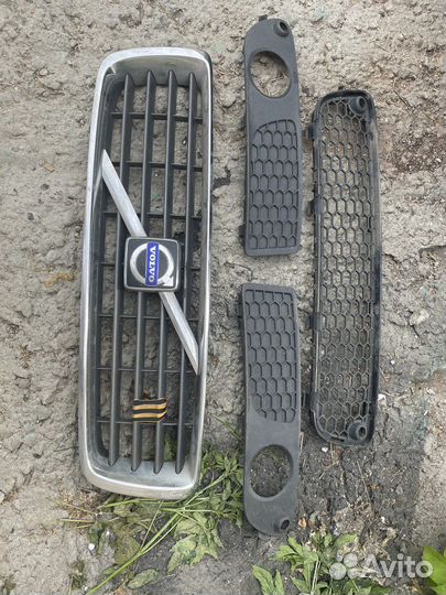 Решетки бампера Вольво s80 2006-2010 год