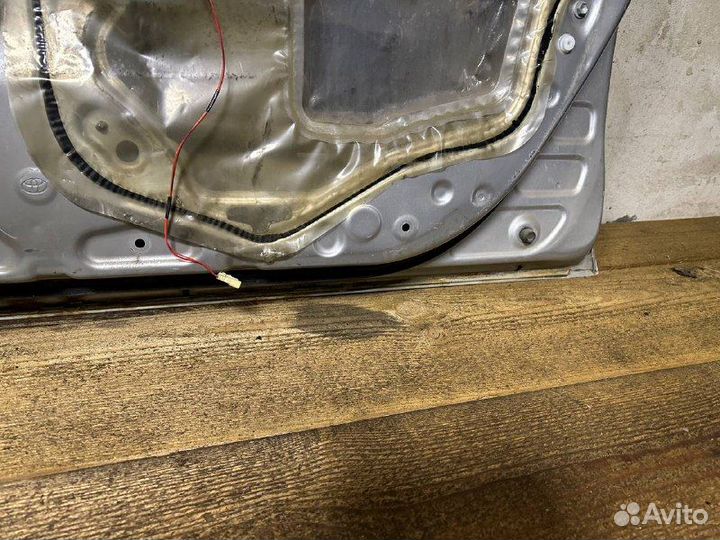 Дверь передняя правая Toyota Camry v40 (Камри v40)