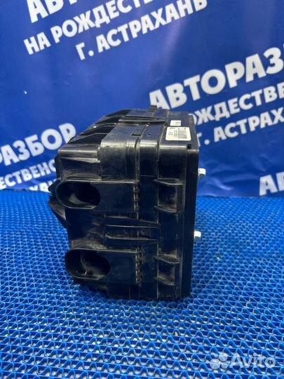 Блок предохранителей Chevrolet Aveo T300 хэтчбек