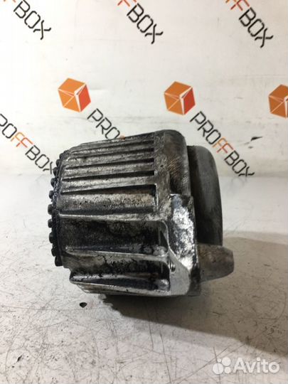 Подушка крепления двигателя Mercedes C-Class W204