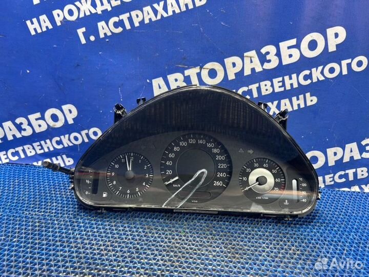 Панель приборов Mercedes-Benz W211 седан 2006