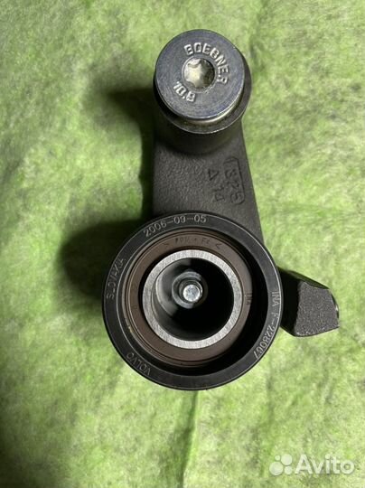 Ролик ремня грм volvo S80 9180687