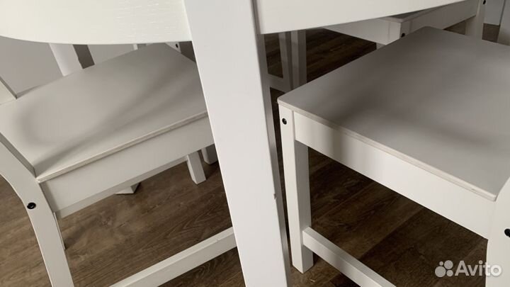 Кухонный стол и стулья IKEA