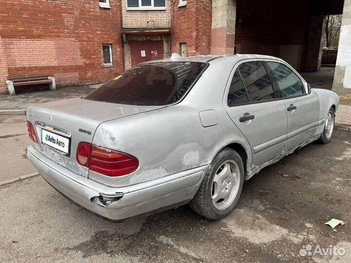 Mercedes-Benz E-класс 2.4 AT, 1998, битый, 350 000 км