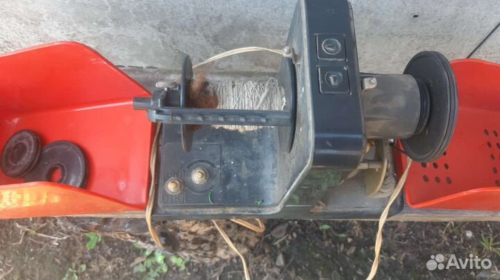 Электрическая прялка для шерсти