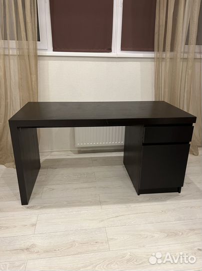 Стол Икеа Мальм