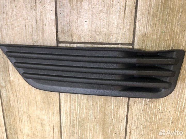 Накладка противотуманной фары передняя левая Ford