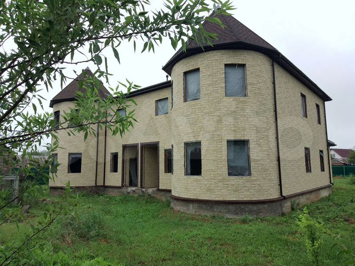 Дом 175 м² на участке 9 сот.