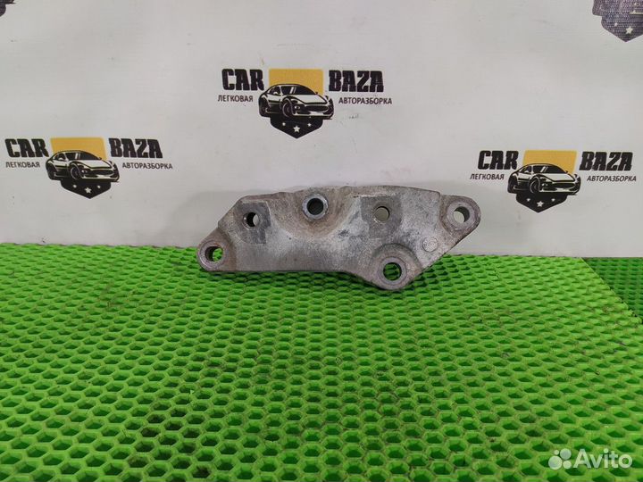 Кронштейн кпп Volvo XC60