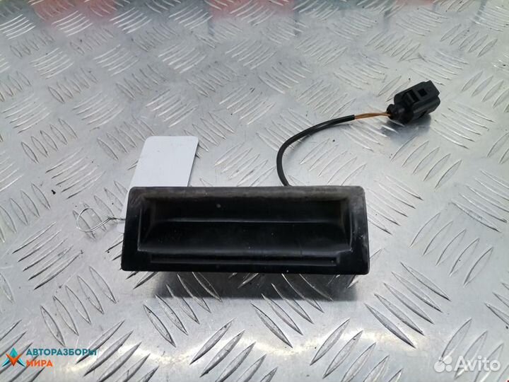 Ручка крышки багажника Volkswagen Bora 2002