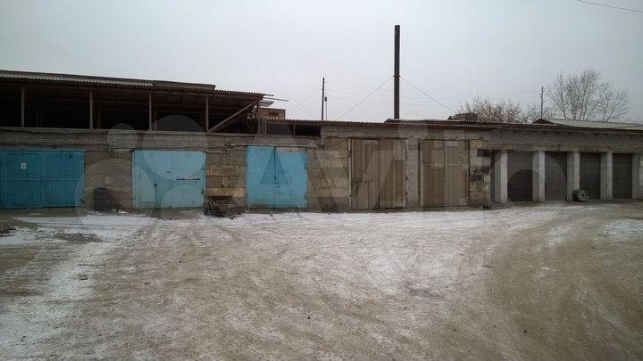 Гараж, > 30 м²