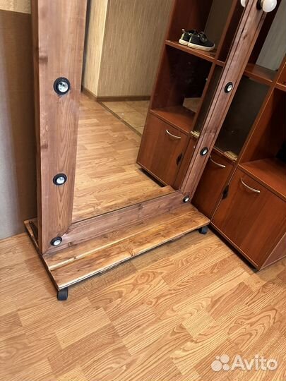 Гримерное зеркало с лампочками во весь рост