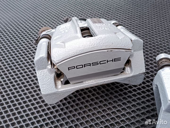 Задние суппорта Audi Porsche 330