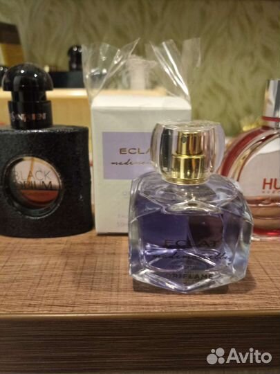 Остатки от духов, флаконы и коробки