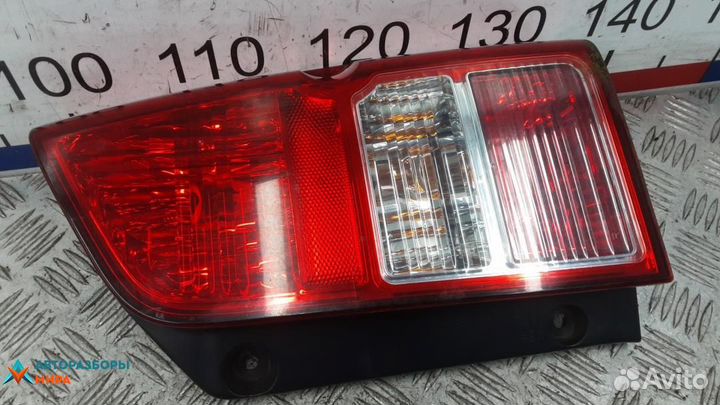 Фонарь задний правый Nissan Pathfinder R51 2007