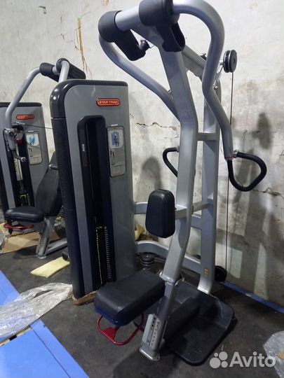 Жим от груди тренажер Star Trac made in USA