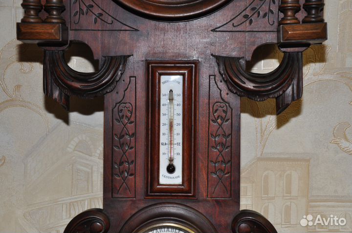 Часы настенные старинные с барометром
