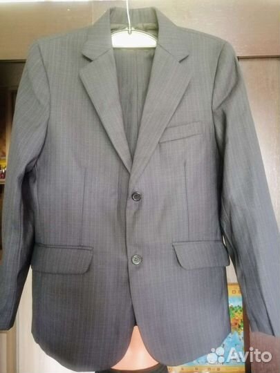 Школьный костюм для мальчика серый 164