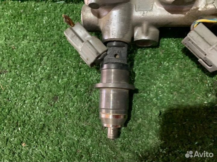 Форсунка, инжектор Mitsubishi Lancer Cedia CS5W