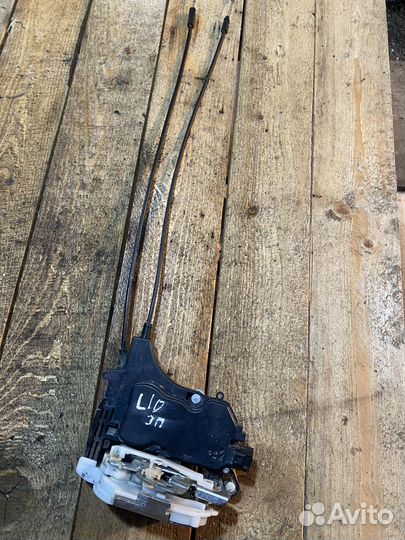 Замок задний правый mitsubishi lancer 10
