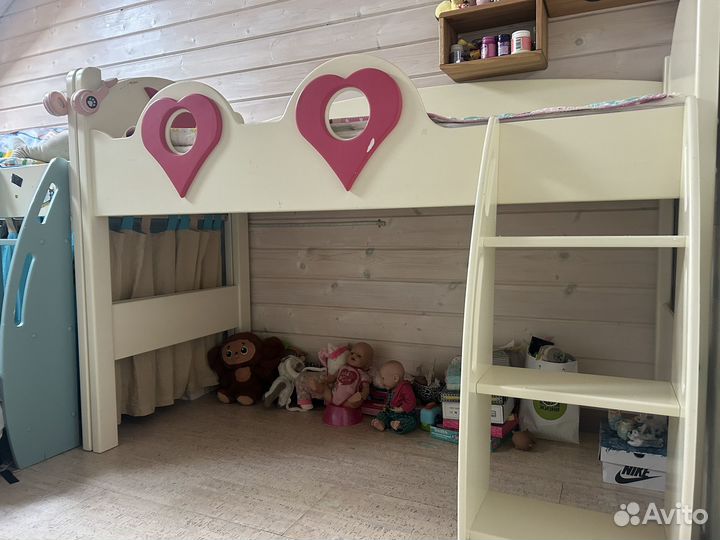 Кровать детская из массива