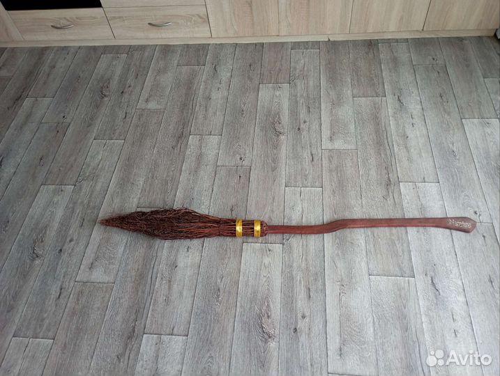 Метла Гарри Поттера Nimbus 2000