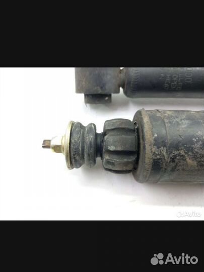 Амортизатор задний Nissan Serena tc24qr20 2003 4WD