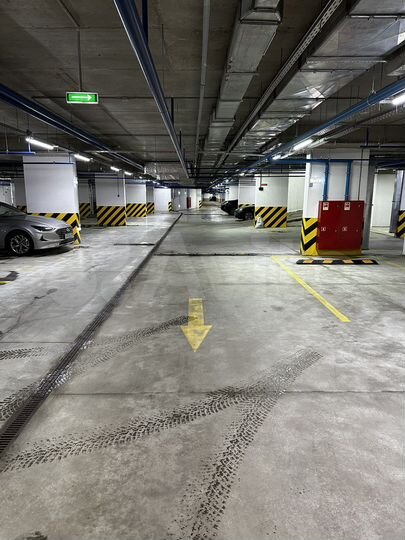 Машиноместо, 13 м²