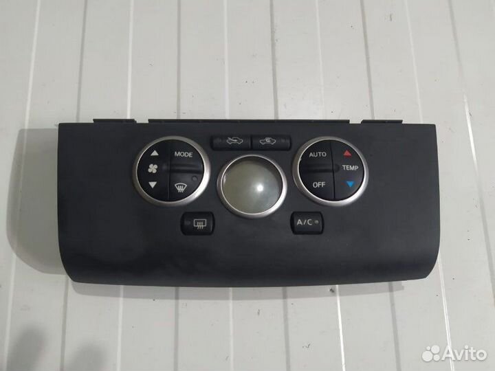 Блок управления климат-контролем Nissan Tiida