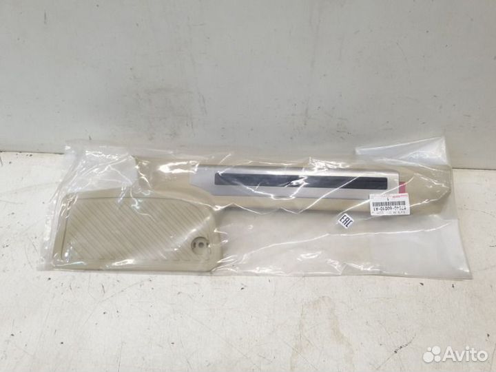 Накладка порога внутренняя задняя левая Toyota
