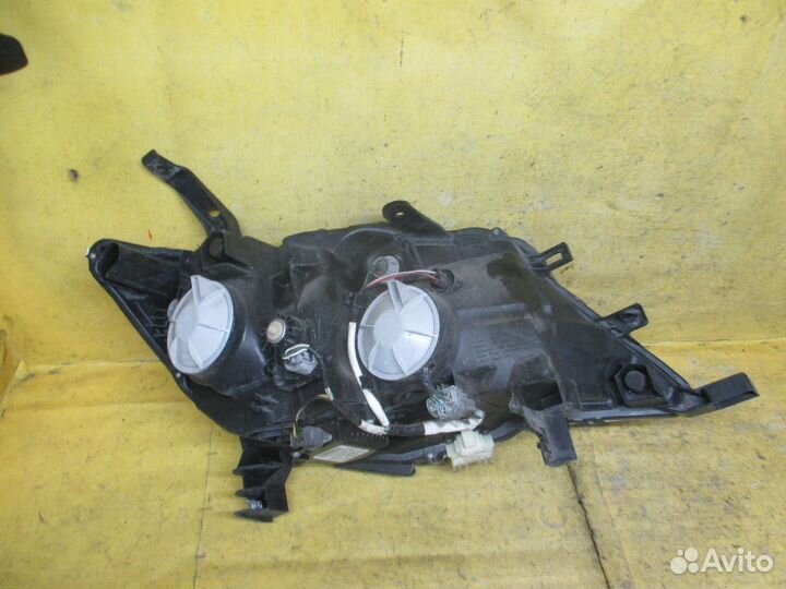 Фара левая Nissan Serena C26