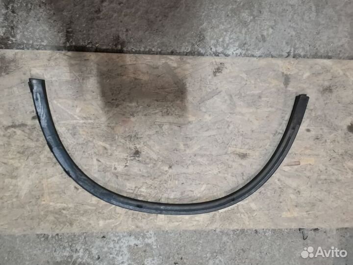 Накладка переднего крыла левого mercedes benz