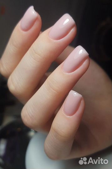 Модель на маникюр