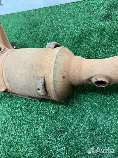 Выпускной коллектор с катализатором Ford Focus 2 1