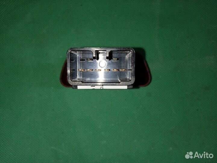 Hyundai Elantra (HD) IV кнопка аварийной сигнализ