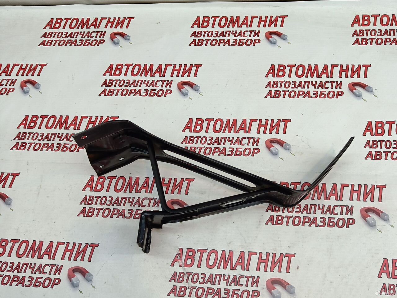 Кронштейн замка капота Omoda C5