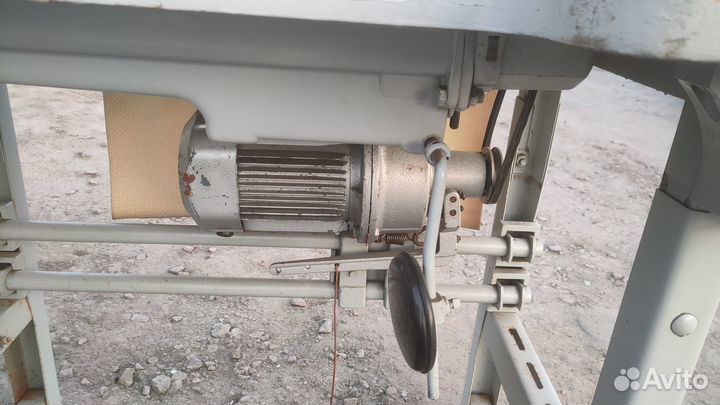 Швейная электрическая машина Подольск